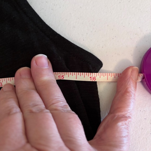 GAP Ruffle Neck Tank Top‎ Sleeveless Casual Everyday Black Womens Size XS - Picture 8 of 8